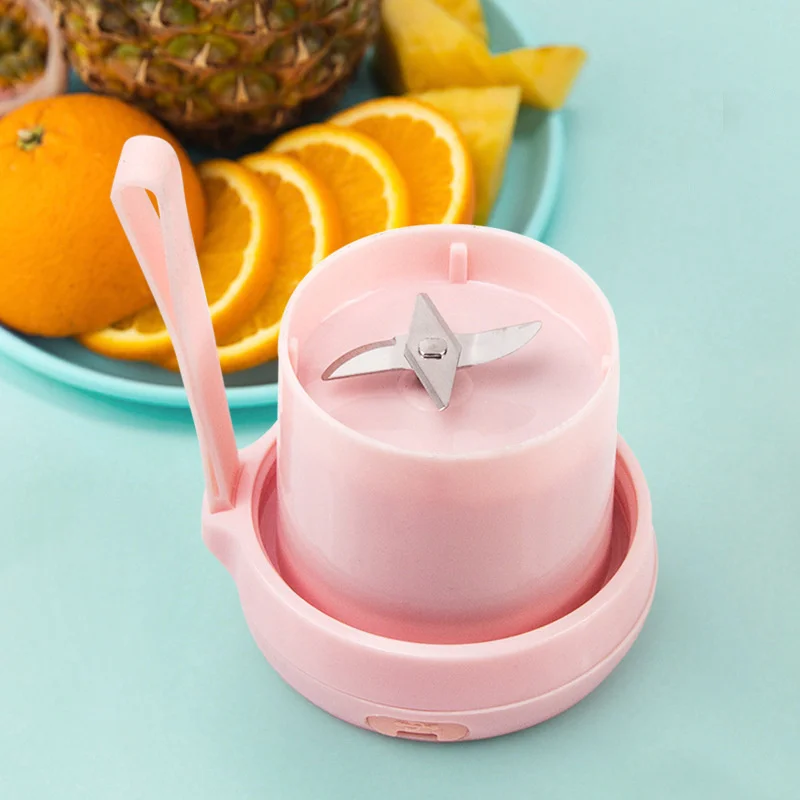 Mesin Pembuat Jus Elektrik Blender Portabel Yang Dapat Diisi Daya USB Mixer Smoothie Blender Makanan Mini Pemeras Lemon Pribadi ZJ05