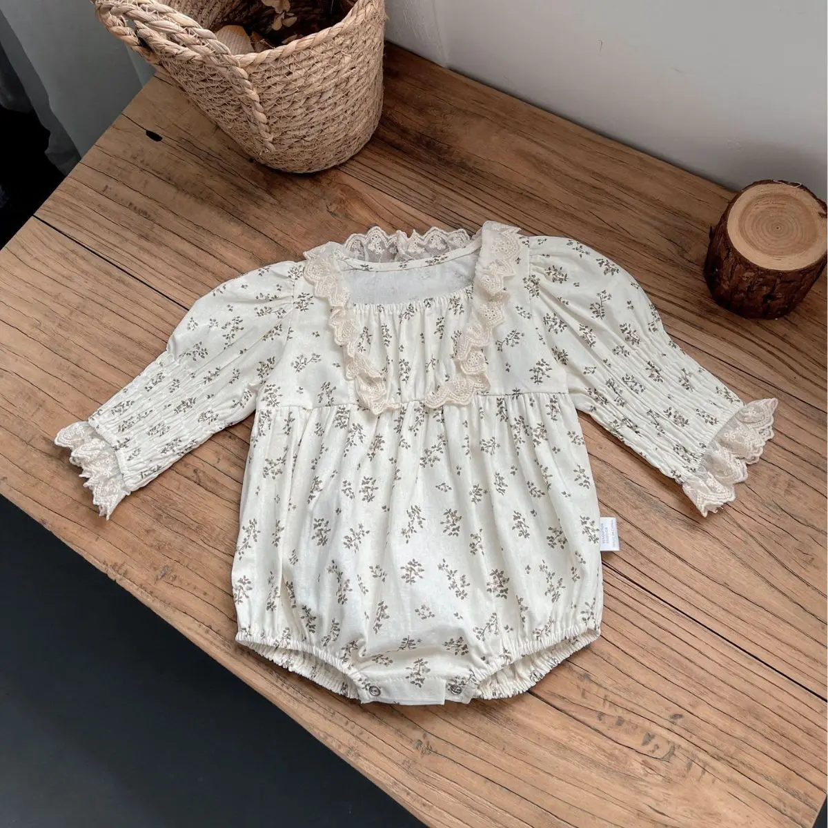 

2026 весенние комбинезоны для девочек Nebworn от 0 до 1 года, комбинезоны с пышными рукавами и цветочным принтом для маленьких девочек, боди с кружевным воротником для маленьких девочек