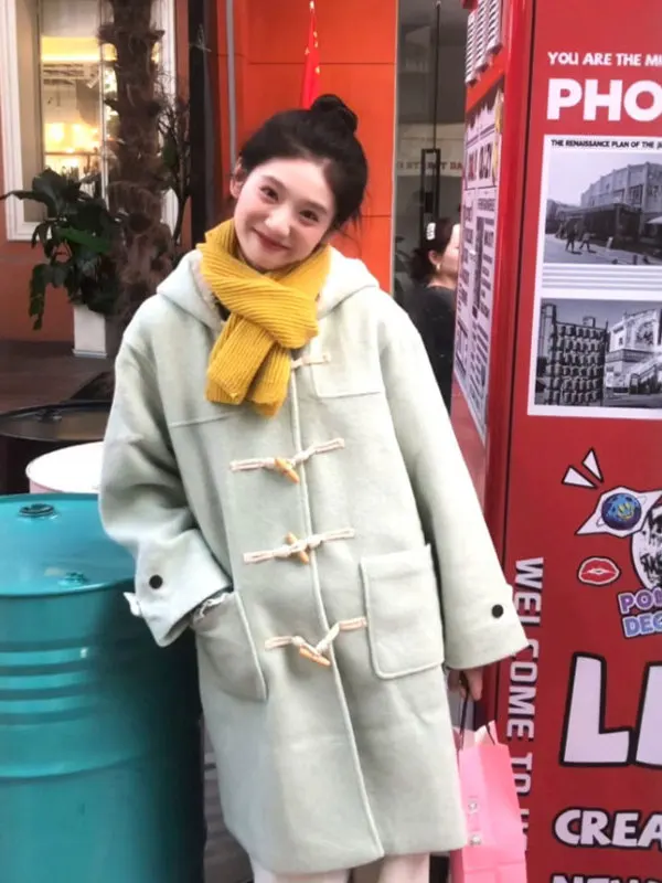 

Женское мягкое шерстяное пальто с роговыми пуговицами, модная зимняя верхняя одежда, корейская версия, свободный крой, длинный све, с капюшоном