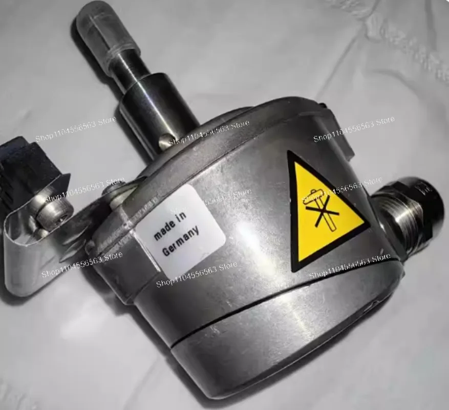 

Абсолютно новый оригинальный энкодер SEW SEURODRIVE с разъемным валом ES1R OG72DN1024R