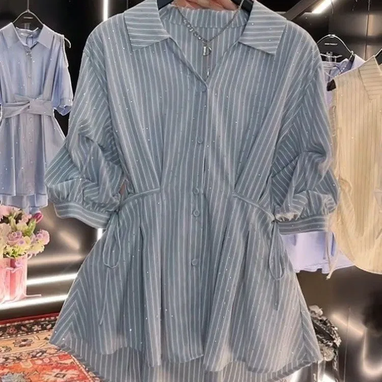 

Летняя женская одежда: блузка в стиле Лолита с V-образным вырезом, повседневная, из мягкого атласа, с 3D-принтом, приталенная, стандартного кроя, с завышенной талией