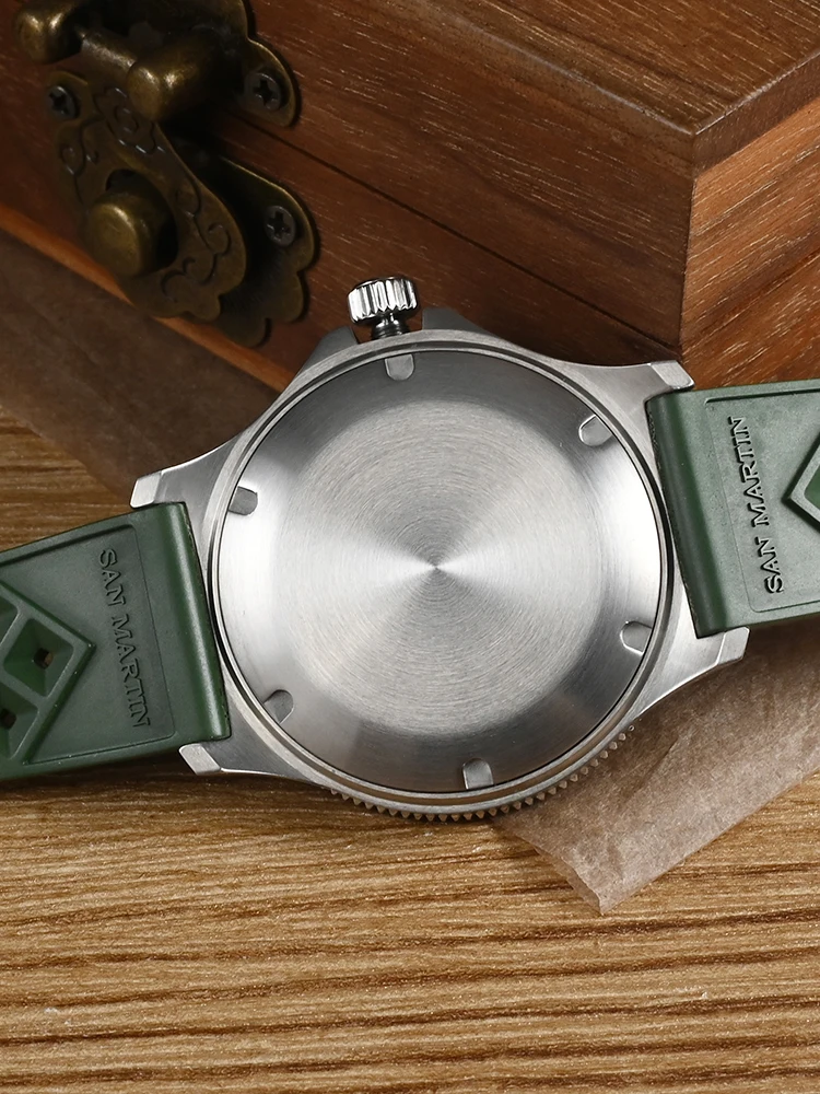 San Martin 40mm NH35 Automatic Mechanical Fruit Series Original Design Dive Men Watch Compression Molding Dial Luminous SN0118