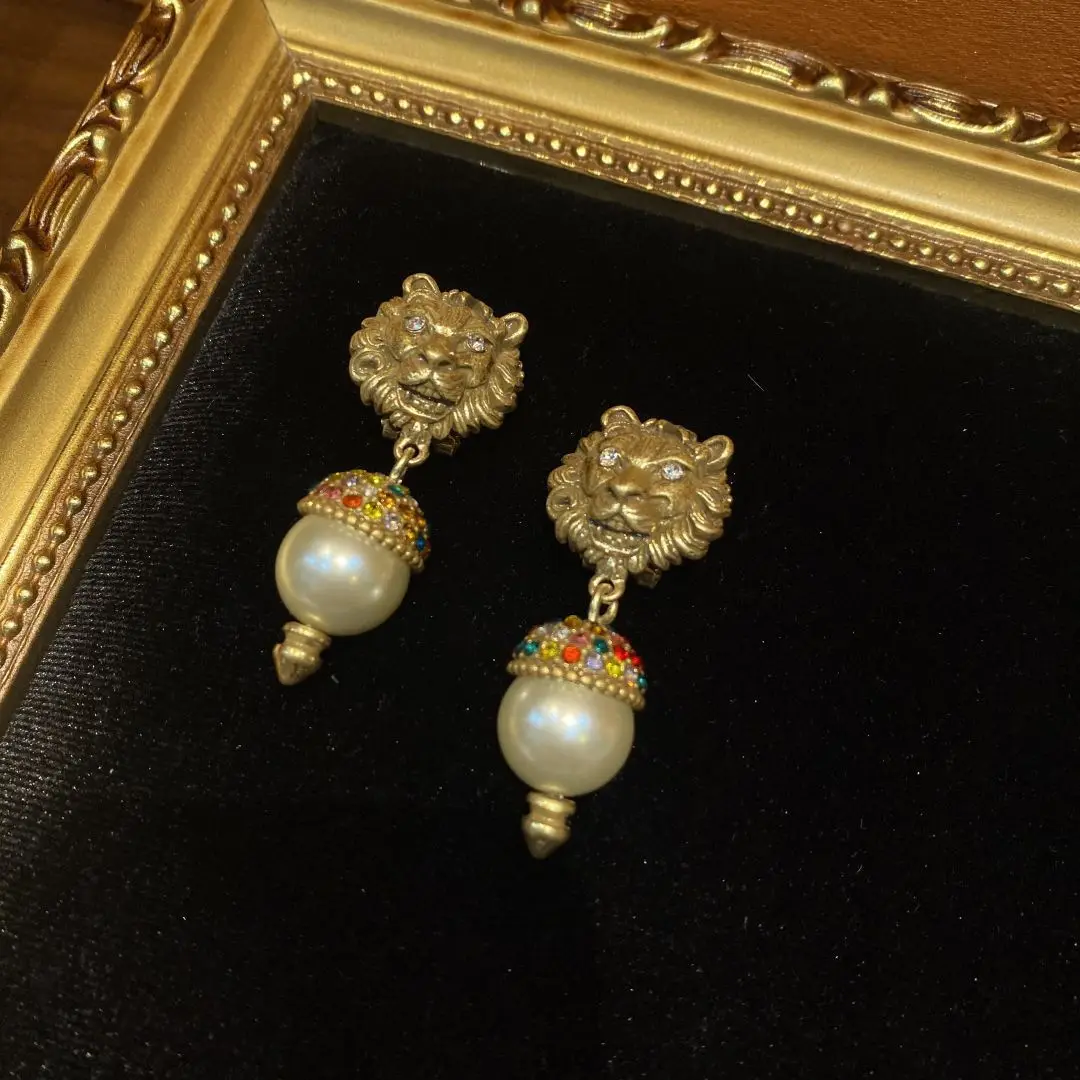 Lion pearl earrings French retro premium sense