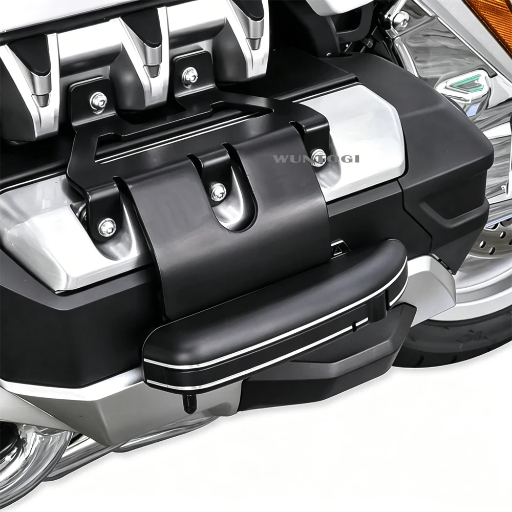 For Honda Gold Wing 1800 GL1800 Flip Out Foot Pegs Stealth Pedestal Pedal 2018-2023 Goldwing Highway Pegs Foot Engine Protection