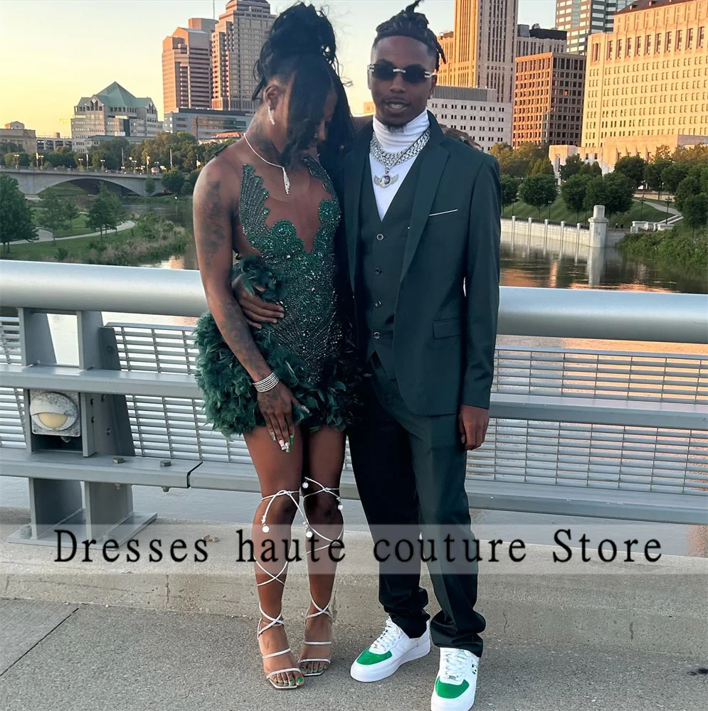 Sparkly Green Crystals Rhinestones Short Prom Dress 2025 For Black Girl Feathers Mini Cocktail Dress Homecoming Dress Customized