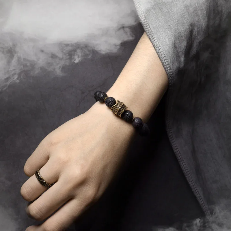 سوار من حجر الحمم البركانية المصنوع يدويًا من حجر الحمم البركانية، هدية عيد ميلاد كبيرة أصلية من Street Marvel Dark Strand له