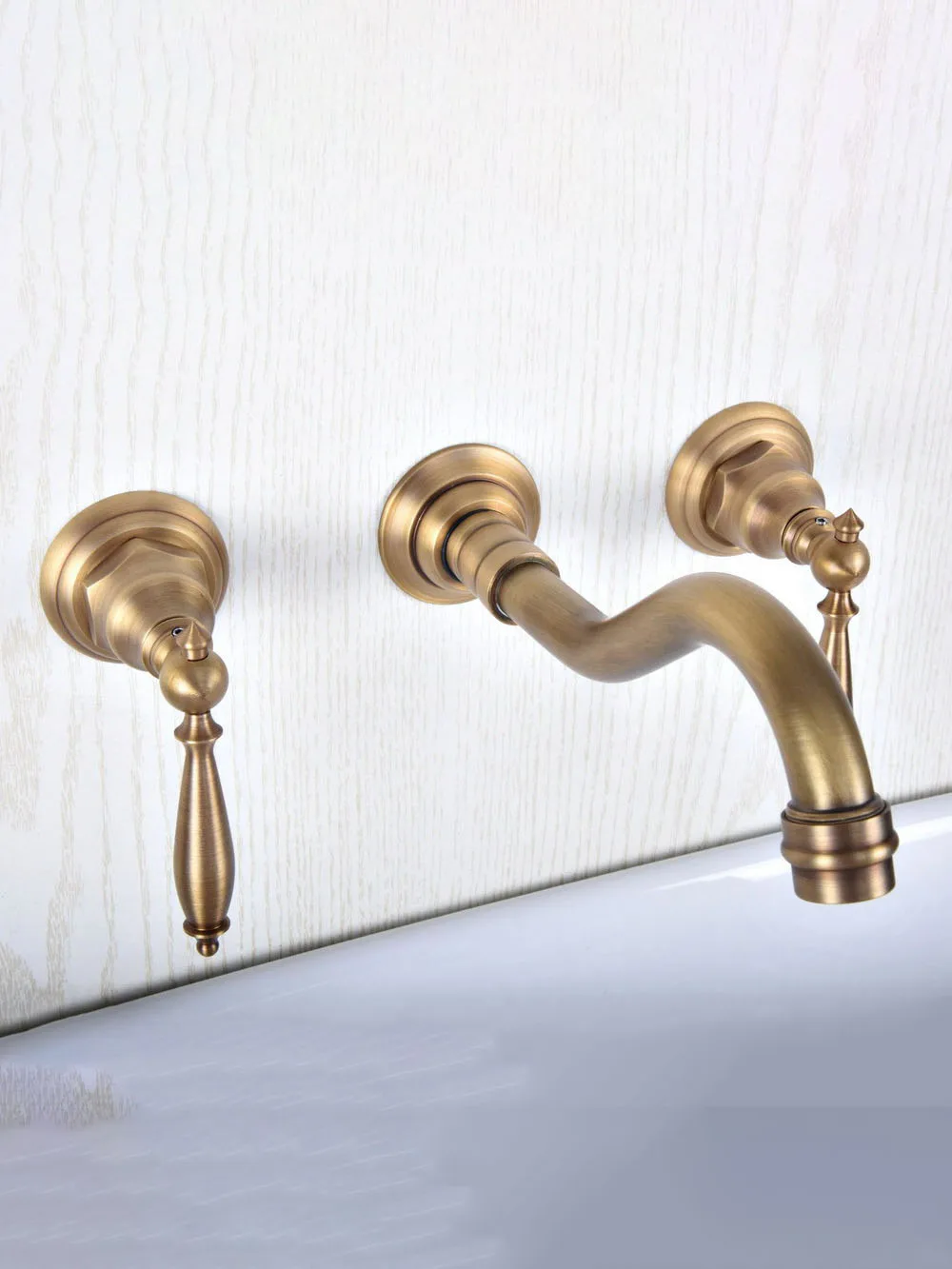 Imagem -05 - Torneira Vintage de Latão com Dois Punhos Torneira de Pia de Lavatório Dsf511 com Buracos para Parede