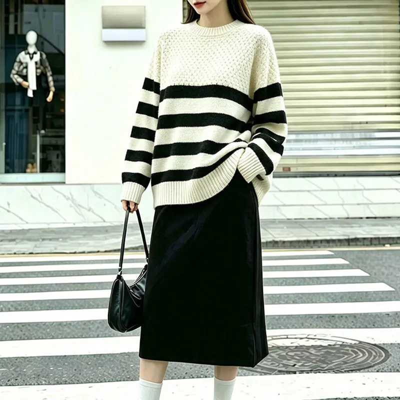 Women Crew Neck Horizontal Striped Knit Sweater Long Sleeve Loose Autumn Winter Korean Black White Casual Basic Knitted Pullover