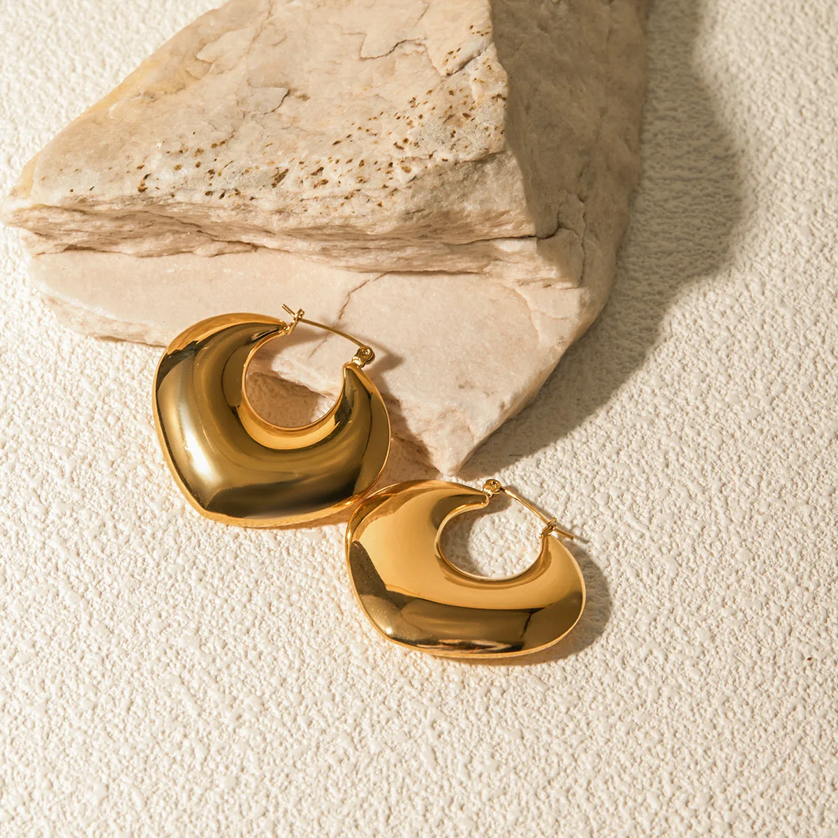 Stainless Steel PVD 18K Gold Plated Tarnish Water Drop Hoop Earrings For Woman Jewelry Wholesale Summer Trendy