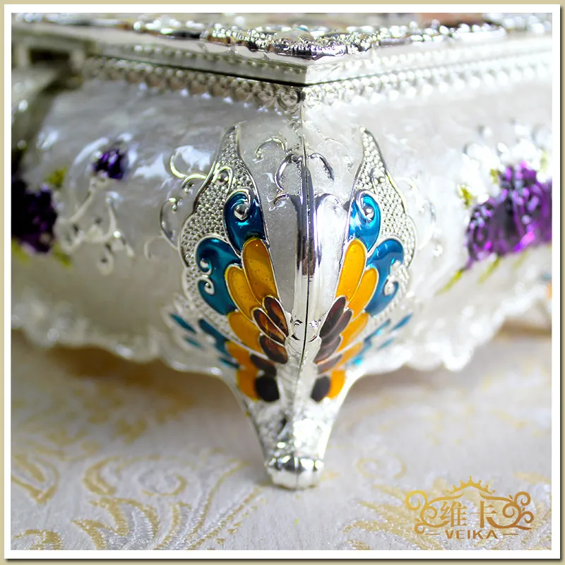 Hand Painted Enamel Non Wooden Tin Alloy Rose Castle Jewelry Box Birthday Gift for Russia Korea