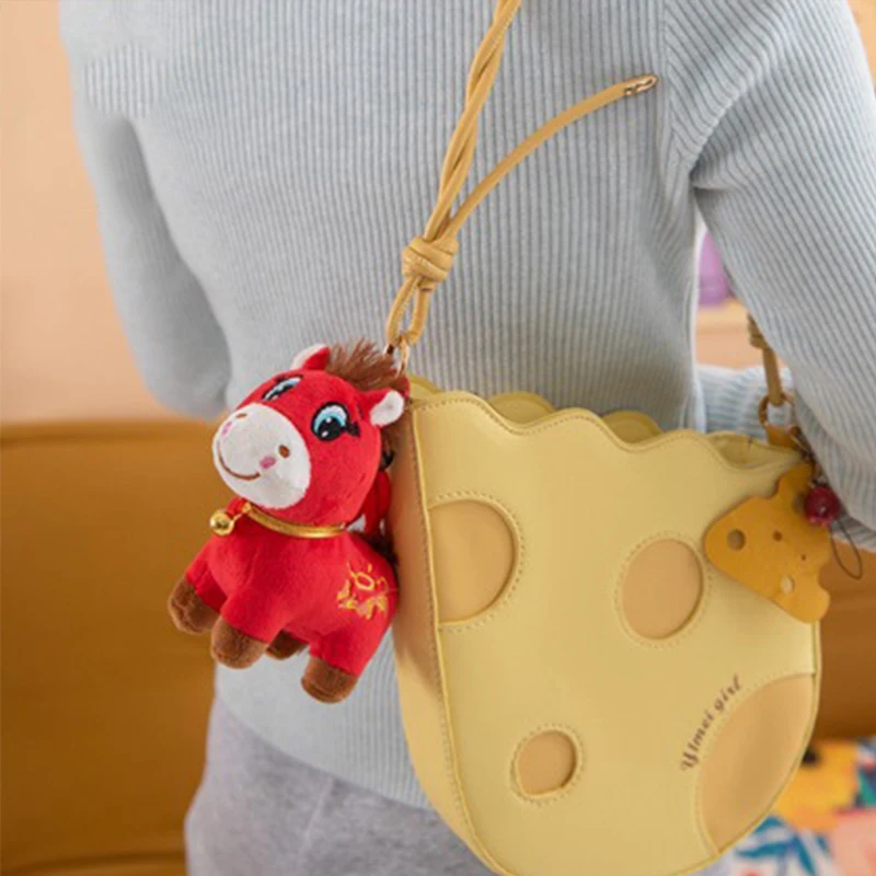 

Брелок-подвеска «Плачущая лошадь» — талисман Года Лошади, 2026 год, празднование Нового года, красная плюшевая игрушка-лошадь, детская кукла, тканевая кукла