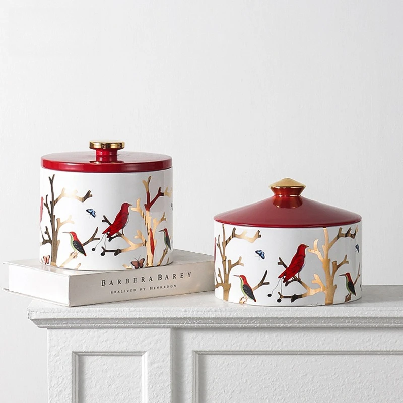 Vintage flower and bird gilded ceramic storage jar with lid, jewelry box,living room desktop decoration ornament,home decoration