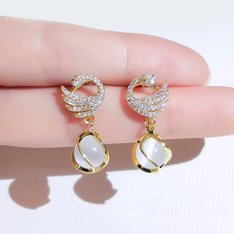 Fashion Sparkling Swan Crystal Swan Drop Pendant Earrings Women Exquisite Sweet Temperament Girls Jewelry