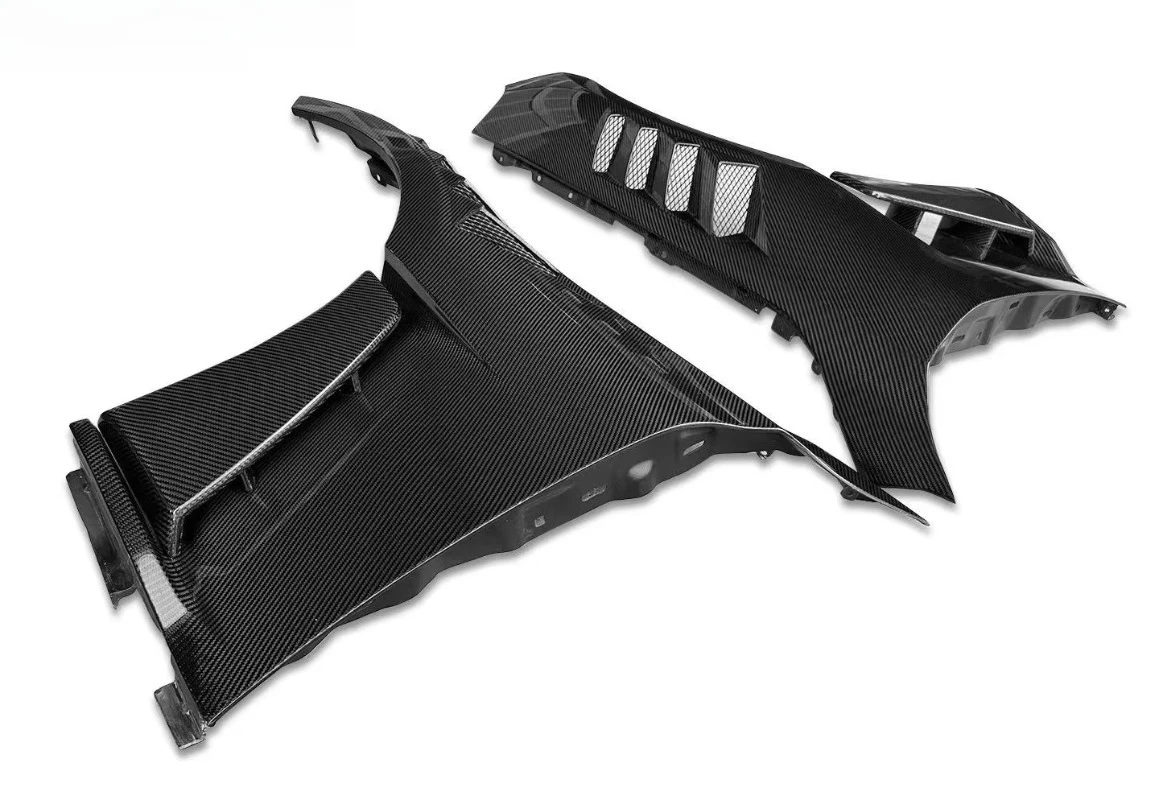 

Suitable for M2 G87 - Carbon Fiber Perforated Fender