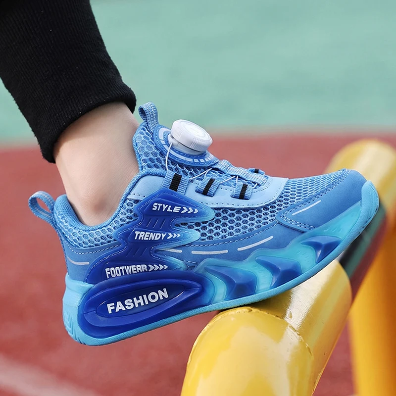 

Ventilated lightweight mesh sneakers for children