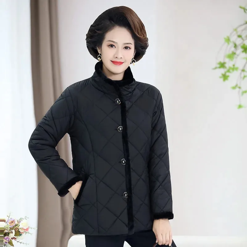 Chaqueta de invierno para mujeres mayores de mediana edad, ropa acolchada de algodón con relleno de terciopelo, cuello de piel nueva para madre,