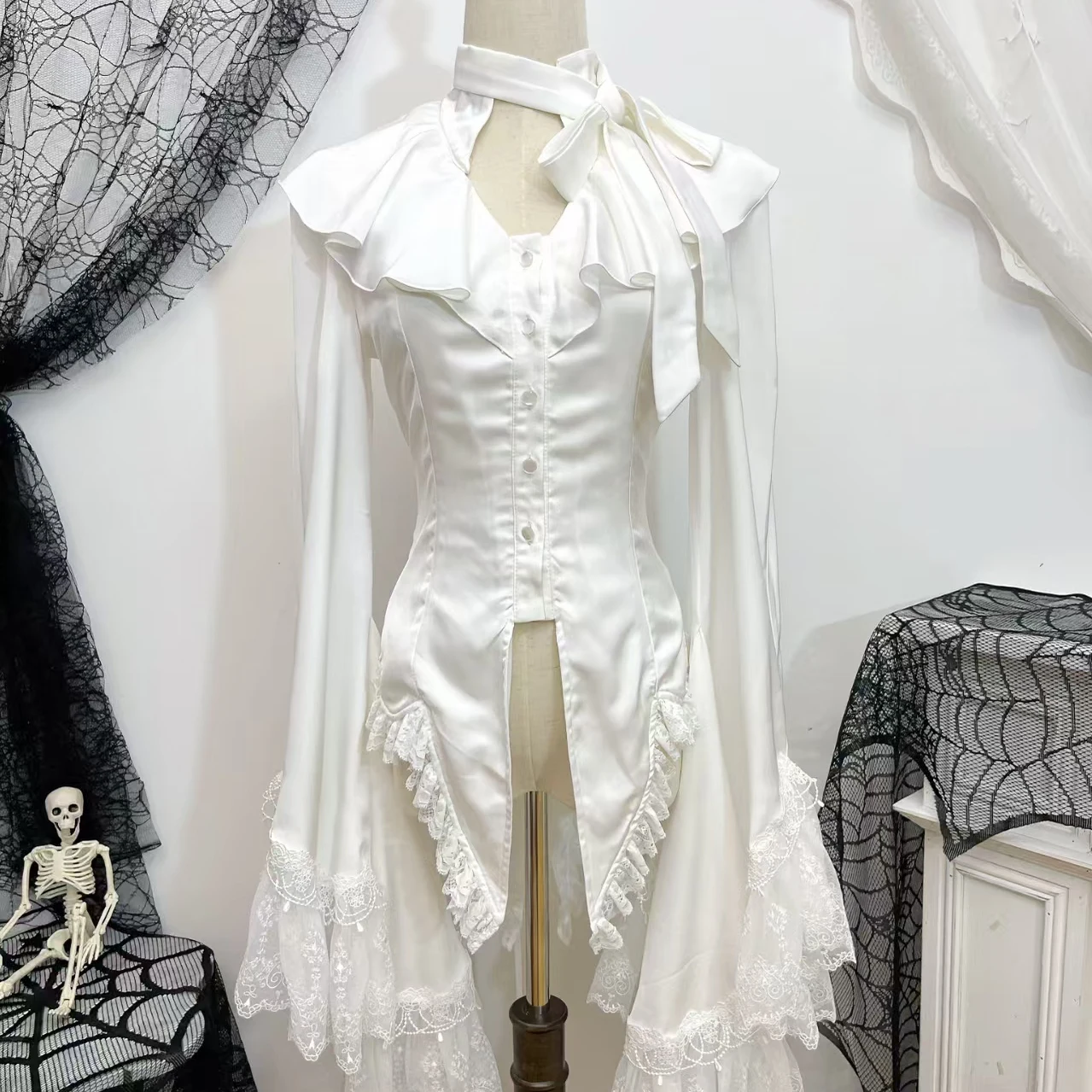 - Mariposa Sombra - Camisa gótica con volantes de lolita, estilo frac de Acorn Lolita PRE PEDIDO / 3 meses