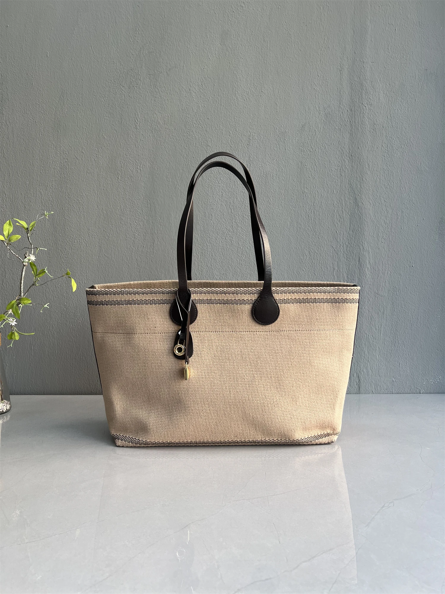 

Women's Leather Tote Bag Commuter Large Capaci Soft oulder Bag Casual Sle Double Handle No Zipper Pure Color Bag