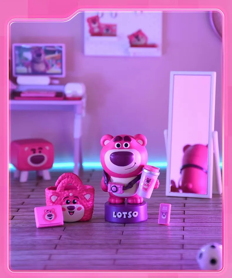 Caja ciega Disney Strawberry Bear e-sports Cottage, muñeca divertida, escena en miniatura, regalos periféricos de mano, juguetes para niños