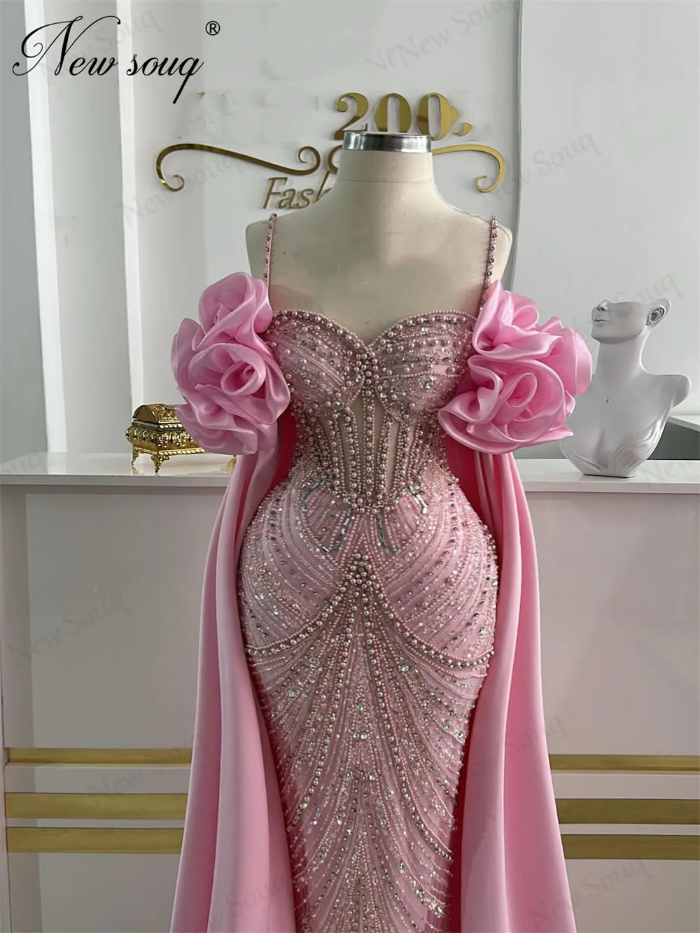 

Robes De Soirée Pink Spaghetti Straps Evening Dresses Customized Beaded Crystals Formal Occasion Gowns Ruffles Prom Party Dress