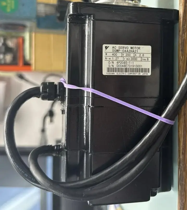 Original Genuine SGMP-04A2HA21 Brand New Servo Motor，SGMP 04A2HA21，Fast shipping