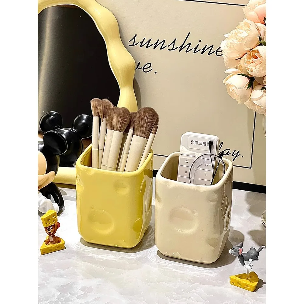 

~Makeup brush storage cylinder Desktop cosmetic storage bucket