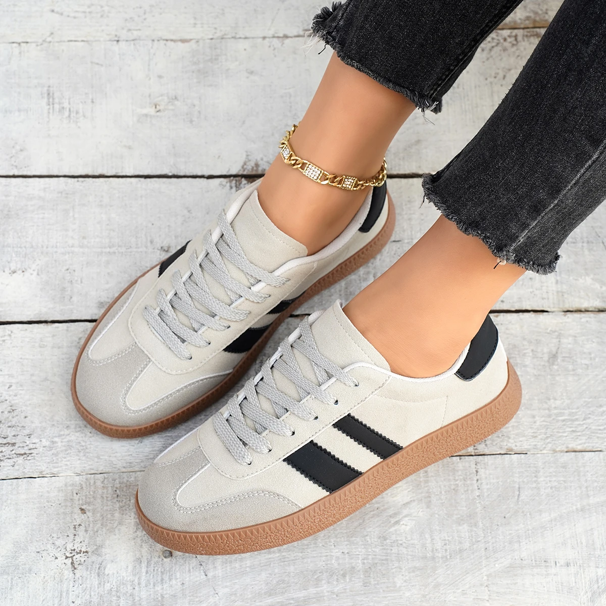 نسخة جلدية ناعمة ريترو جولة رئيس زوجين أحذية مريحة ربيع جديد نمط تنوعا تنفس أحذية رياضية خفيفة الوزن