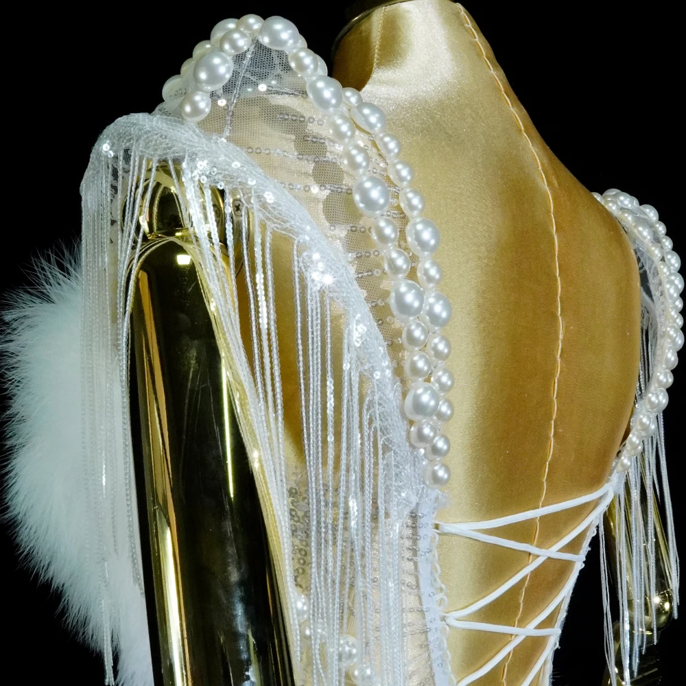 Nuevo GOGO pluma blanca escenario perla bata Sexy mujer club nocturno fiesta cumpleaños carnaval Crop Tops desgaste trajes de actuación de cantante