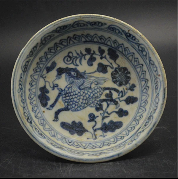 13cm China Old Ming Dynasty Blue White Porcelain Kirin Pattern Fruit Plate Decor