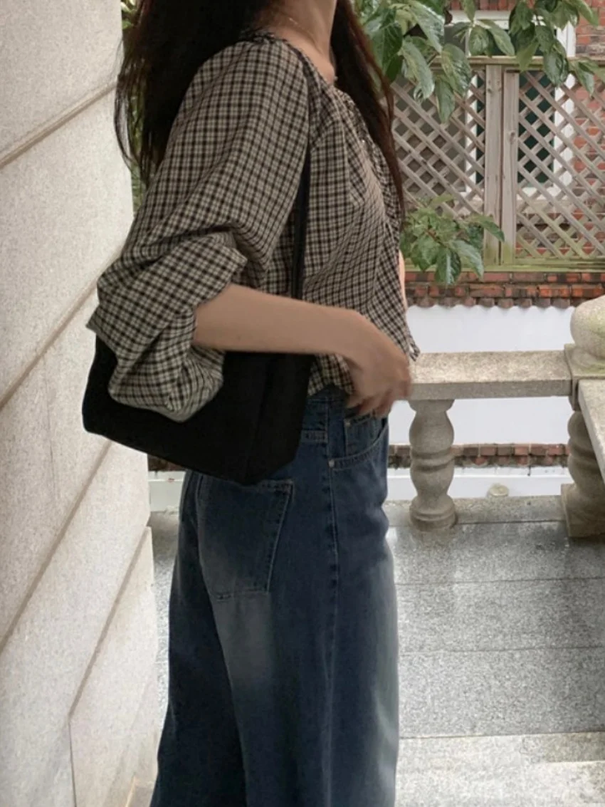 เสื้อยืดลายเอเลี่ยนคิตตี้ สไตล์วินเทจ สำหรับผู้หญิง ทรงหลวม ชิค เหมาะกับสาวออฟฟิศ ฤดูใบไม้ร่วง 2025 ทรงเข้ารูป อ่อนโยน แฟชั่น แมทช์ได้กับทุกชุด สตรีทแวร์ลำลอง