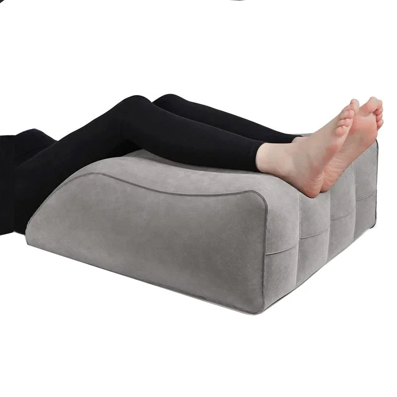 Inflatable Leg Support Pillow for Swelling Circulation Leg Back Pain Relief Inflatable Wedge Leg Pillow Triangle Wedge Pillow