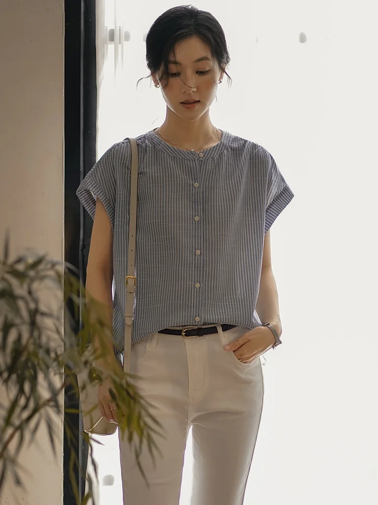 

Summer 2026 Women's Loose Slimming Stripe round Ne Small Fly Sve irt Comfortable Breathable Korean Sle Commute irt