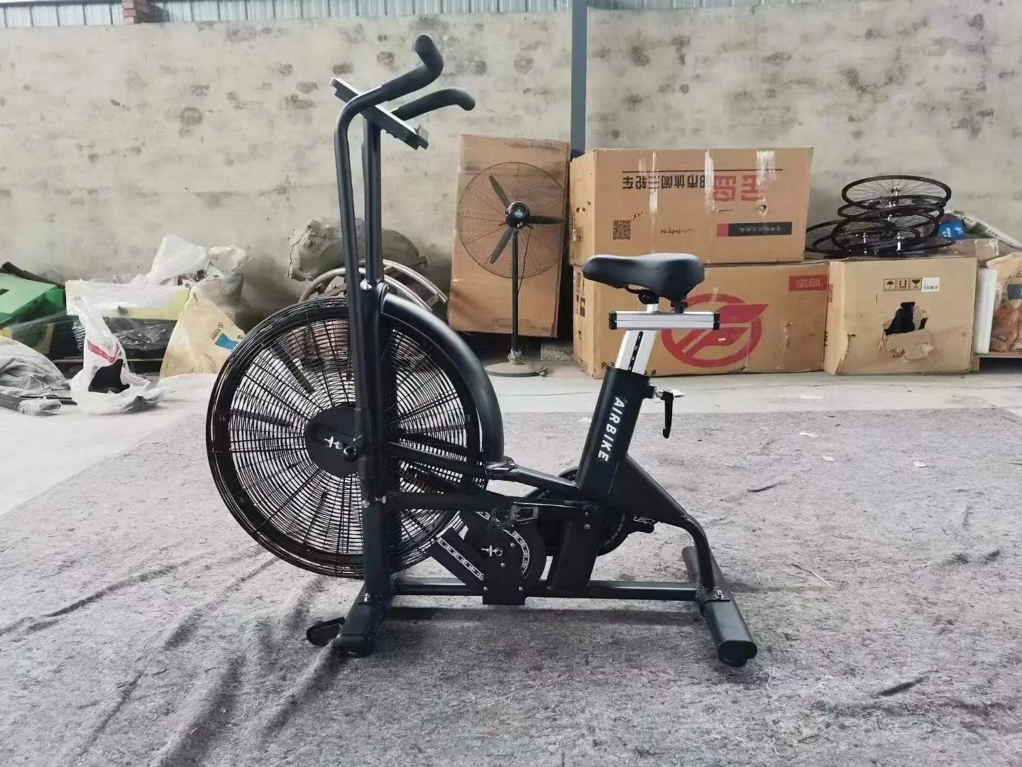 High Quality Steel Adjustable Resistance Assault Bike Air Bike Effective Fat Burning Gym Equipment for Home Fitness Training