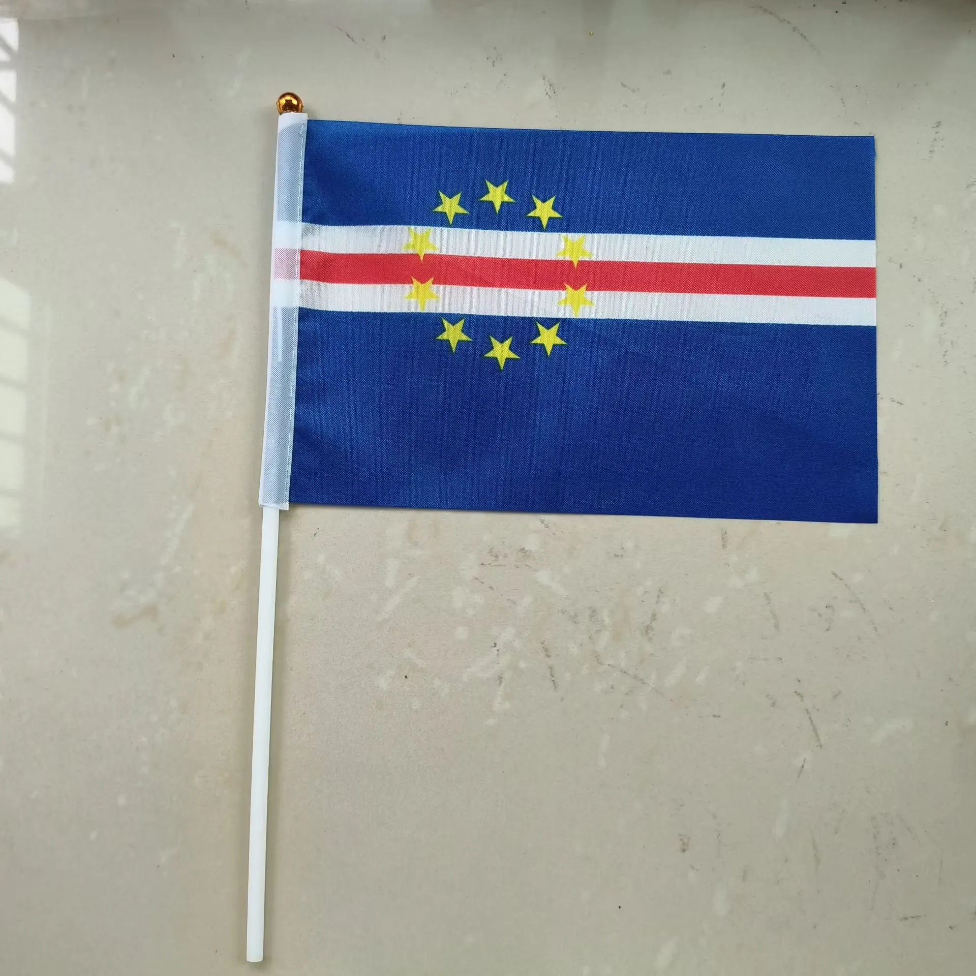 xvggdg  50pcs  14 * 21cm    Cape Verde hand flag  plastic flagpole, used for waving flags during holiday decoration