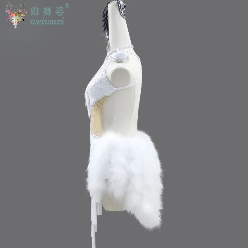 ملابس رقص اللاتينية المرأة مخصصة الراقية الأبيض ريشة شرابة فستان التانغو تشا تشا سامبا أزياء مسرحية المهنية