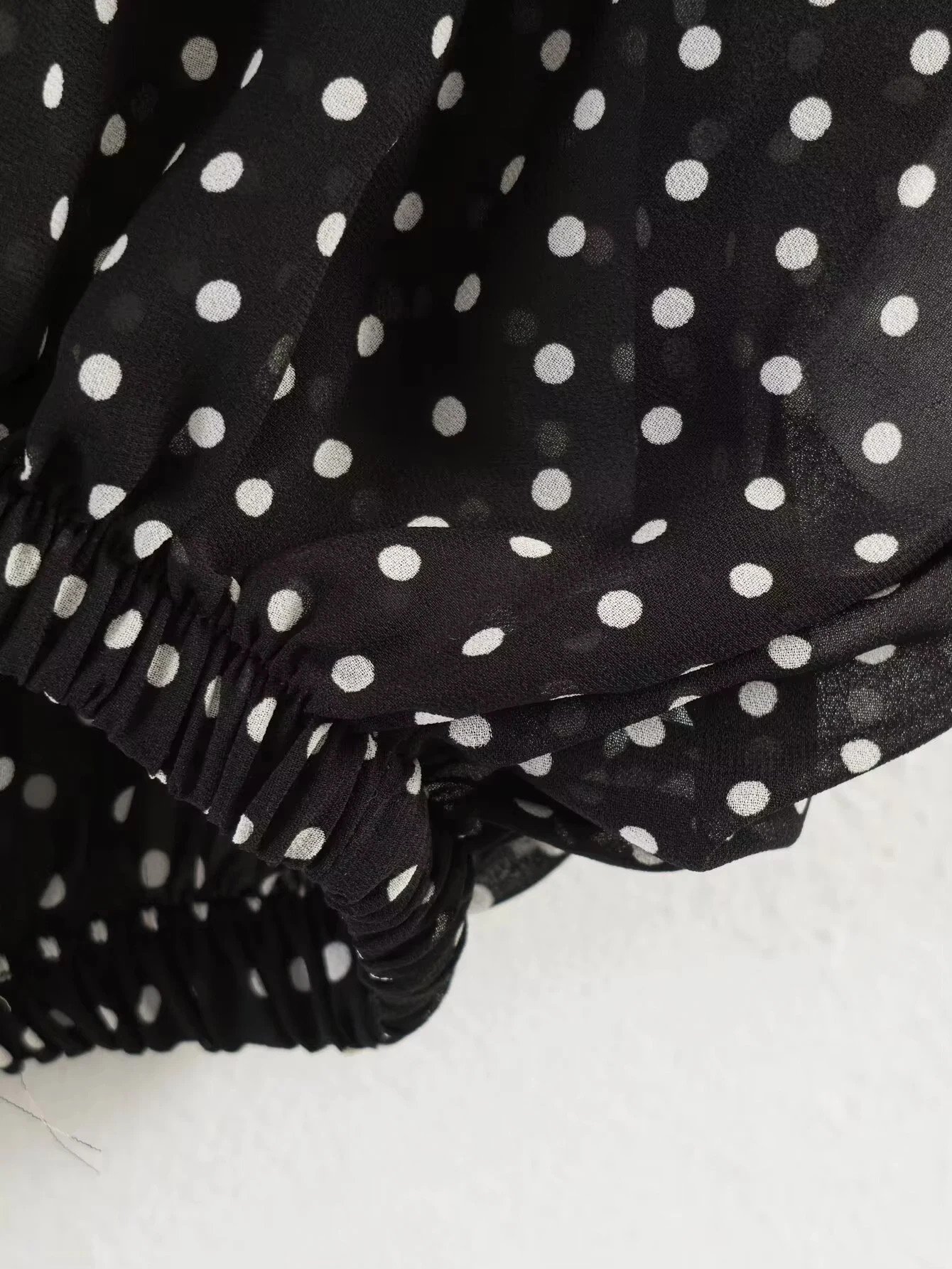 HH Damen Eleganter Polka-Dot-Print Rockanzug Langarm-Oberteil mit Schleife und Schnürung Schicker Plissierter Langer Rock 2026 Mode Streetwear – Detail 10