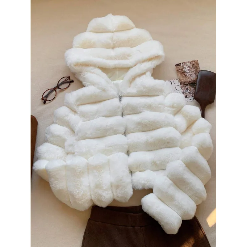 

Faux Leather Coat Women's Spring Season No Brand Registered Trademark Details Available Other Fur Types Not Hat Included