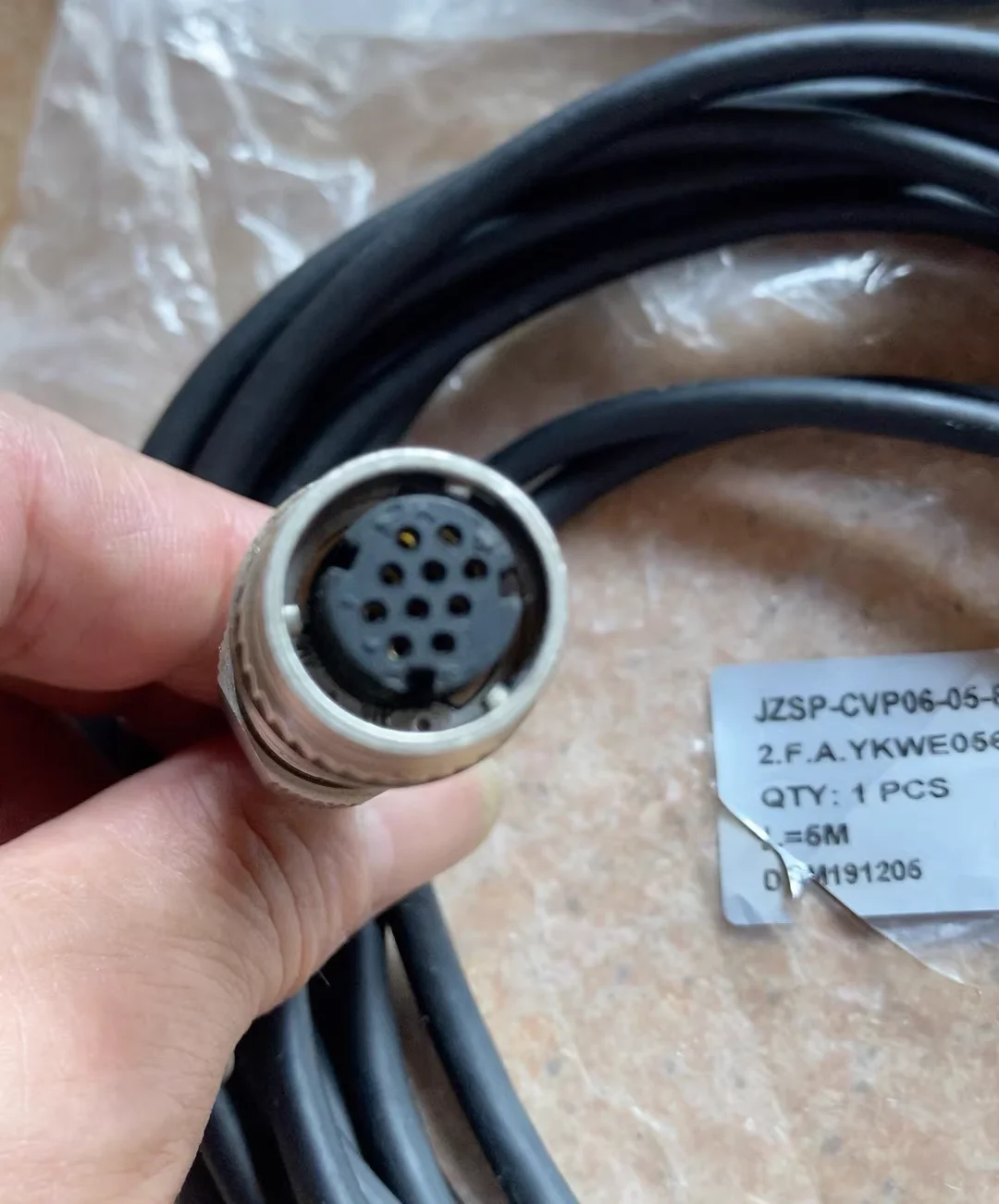JZSP-CVP06-10-E Brand New 10-meter servo motor encoder connection cable with battery box，Fast shipping
