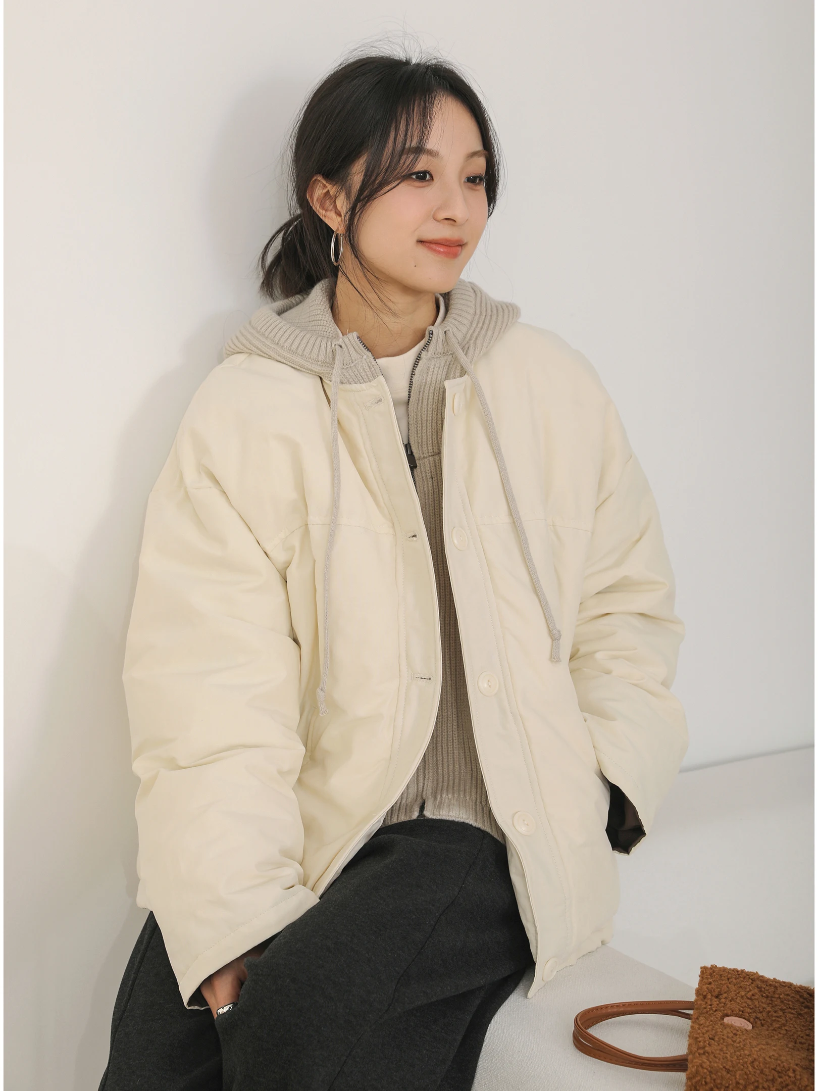 

Новая цветная вязаная шапка Sanmu с подкладкой, утепленная куртка-пуховик для женщин, модная теплая хлопковая куртка для повседневной носки с наполнителем из перьев