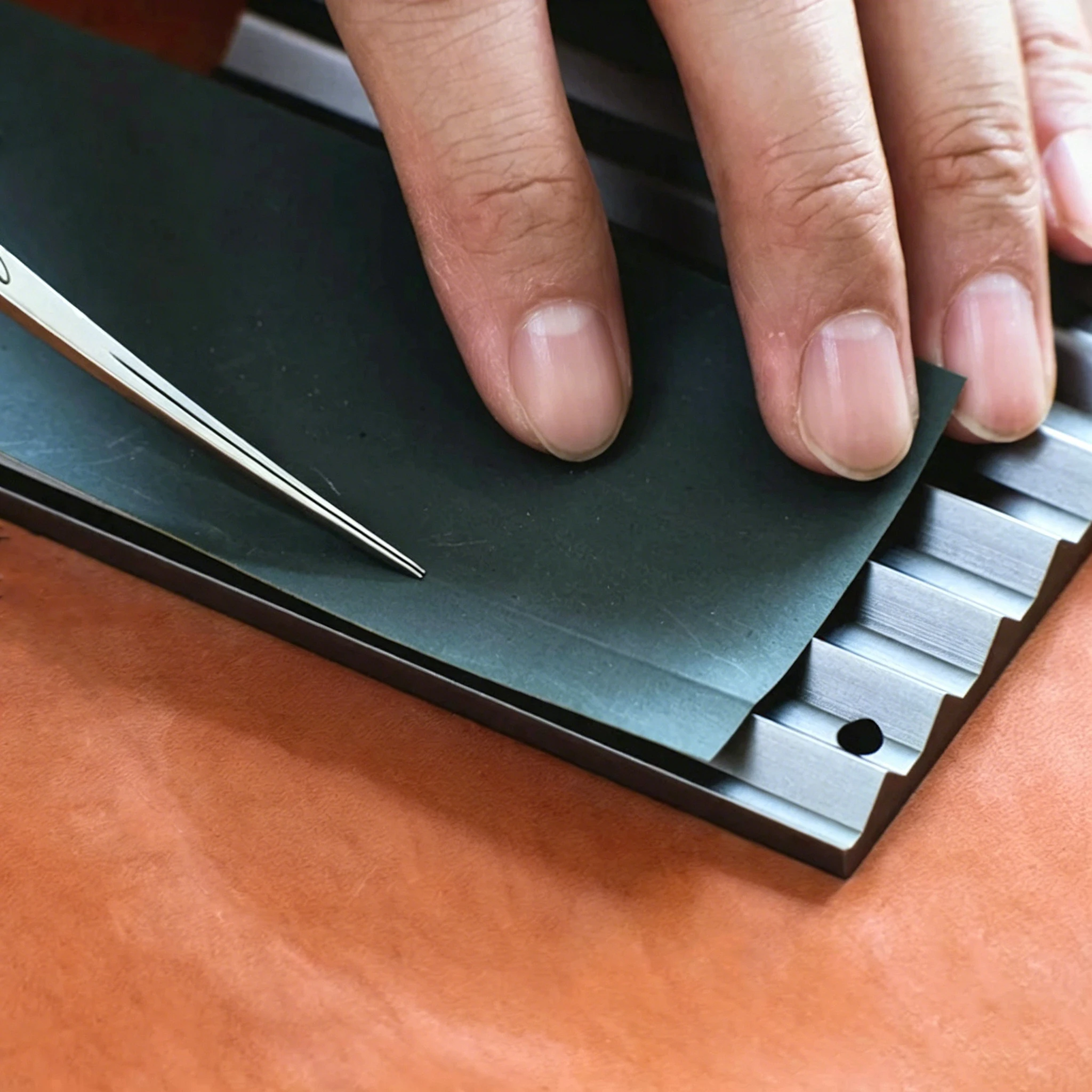 Professional Leather Edge Beveler with Sandpaper Multifunction Tool - Sharpening Trimming Grooving Punches for Leathercraft