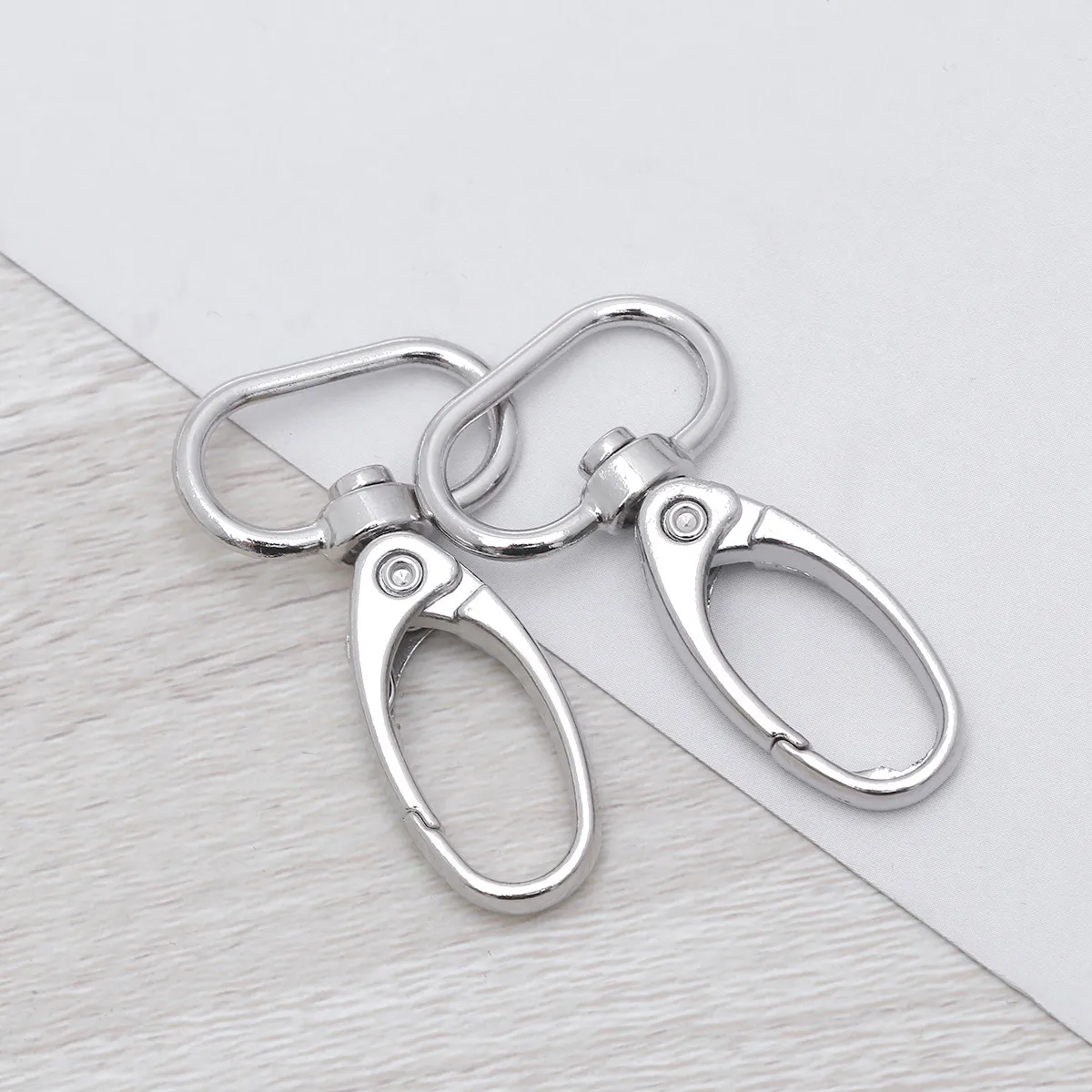 30pcs Swivel Snap Hooks D-Rings Heavy Duty Stainless Steel 360° Rotation for Keychains, Dog Leashes, Hanging Decor