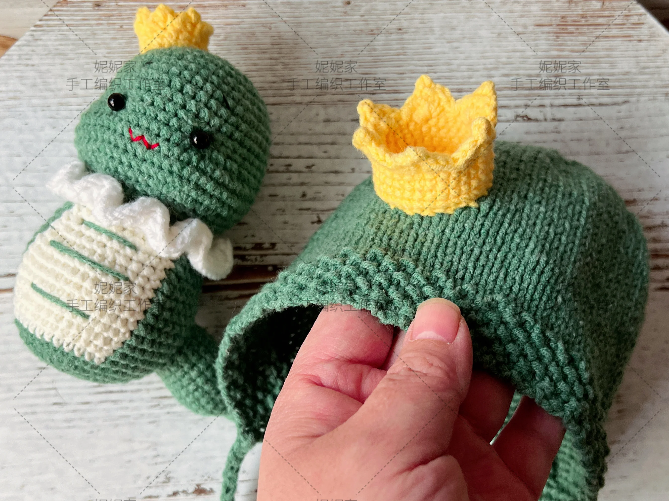 Newborn Picture Props Handmade Knitted Snake Hat with Doll 2pcs Set for Studio Photo Shoot Photography Accessories