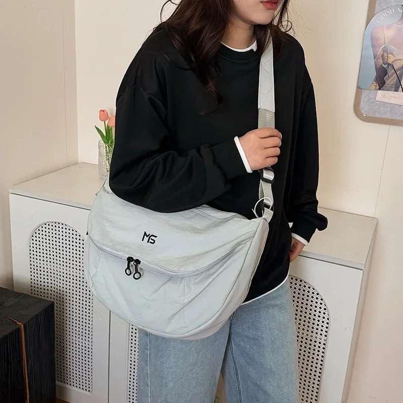 

2025 Women's New Washed Fabric Lightweight Minimalist Solid Color Large Capacity Bag - Casual Workouts Daily Commute Essentials