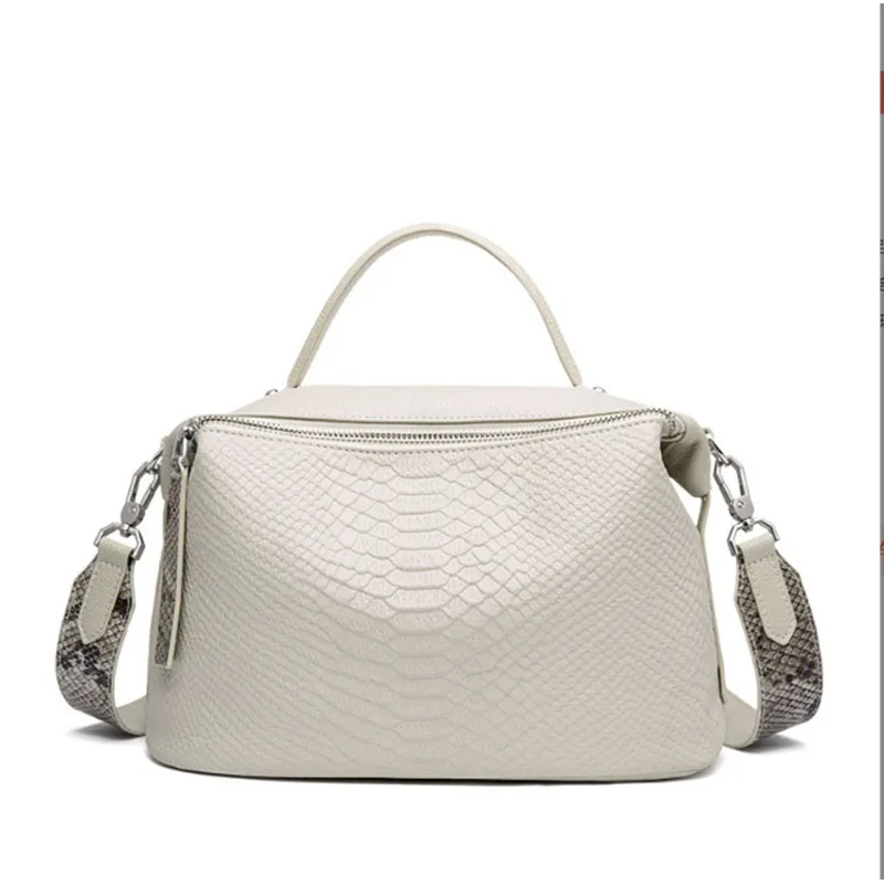 

2025 new genuine leather retro bag, high-quality single shoulder diagonal cross bag, designer women's bag
