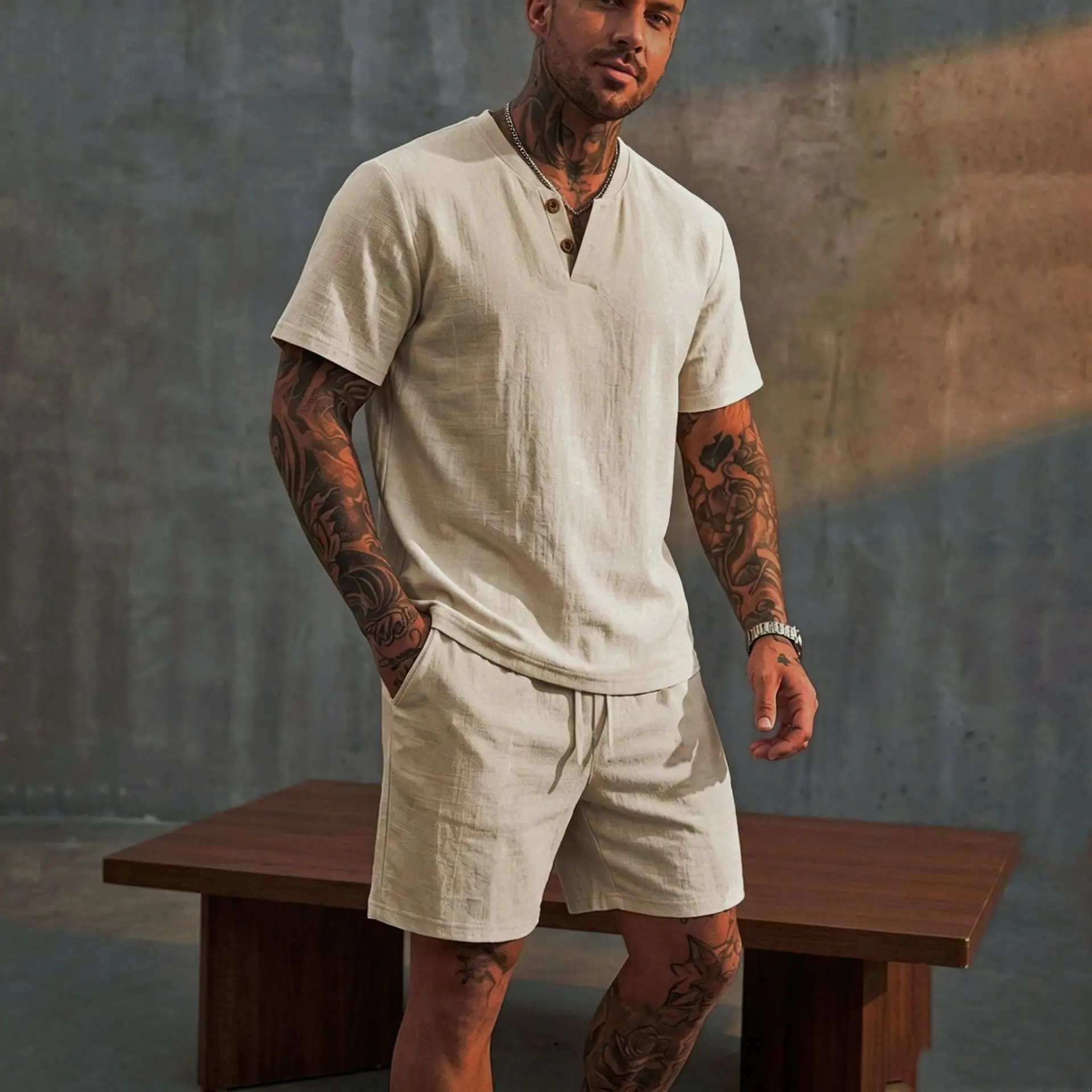 2026 Sommer Europäisch-Amerikanisches Herren-Leinen-Henley-Polo-Zweiteiler-Set: Lockeres Kurzarm-T-Shirt mit passenden Shorts – Atmungsaktives Urlaubsoutfit – Detail 10