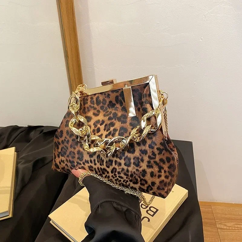 Senior Leopard Print All-in-one Shoulder Underarm Bag for Women 2025 Autumn and Winter Niche Fashion Chain Crossbody Dinner Bag