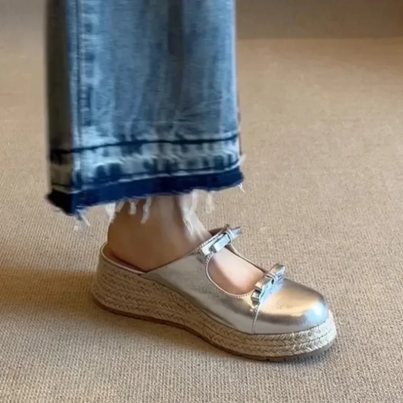 รองเท้าสุภาพสตรี 2025 แฟชั่นปิดนิ้วเท้ารองเท้าแตะผู้หญิงใหม่กลางแจ้ง Casual Butterfly-Knot ผู้ขายที่ดีที่สุดสบายรองเท้าแตะลิ่ม