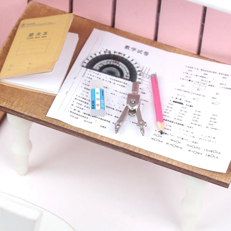 Miniaturowe artykuły papiernicze do domku dla lalek w skali 1:12, mini symulowany metalowy kompas, model DIY, ozdoby papiernicze do akcesoriów dla lalek, zabawka.