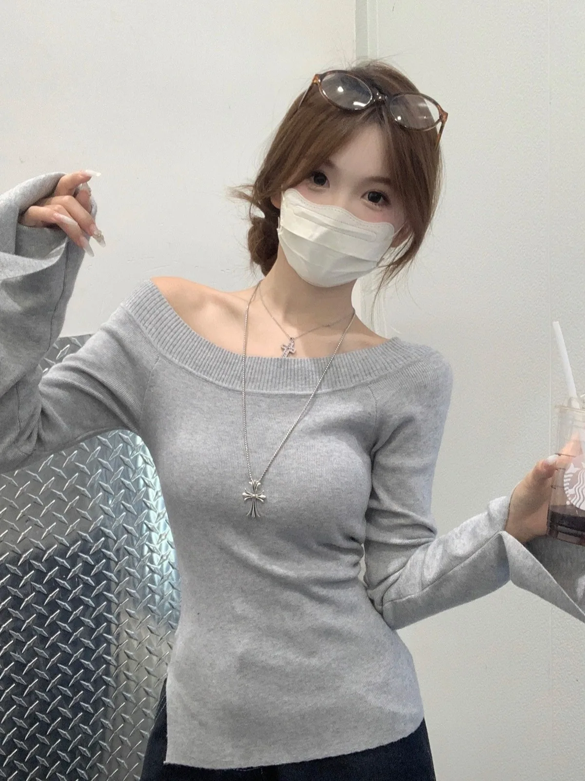 ay Knitted oulder Bared ort T irt Women's Winter Design Chic Sweet And Spicy Girl Base irt Knitwear for Daily Use