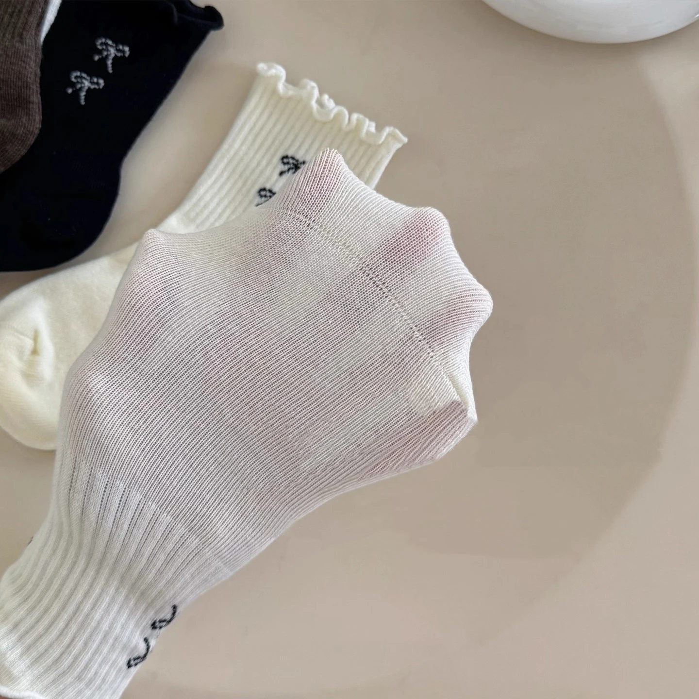 4 Paar/Set Kindersocken für Mädchen, gerüschte, süße Schleifen-Mittellängensocken für Mädchen, einfarbige, vielseitige Kindersocken für Schüler, Frühling Herbst – Detail 11